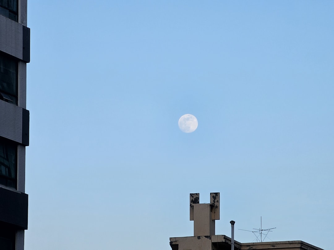 Photo moon military zone