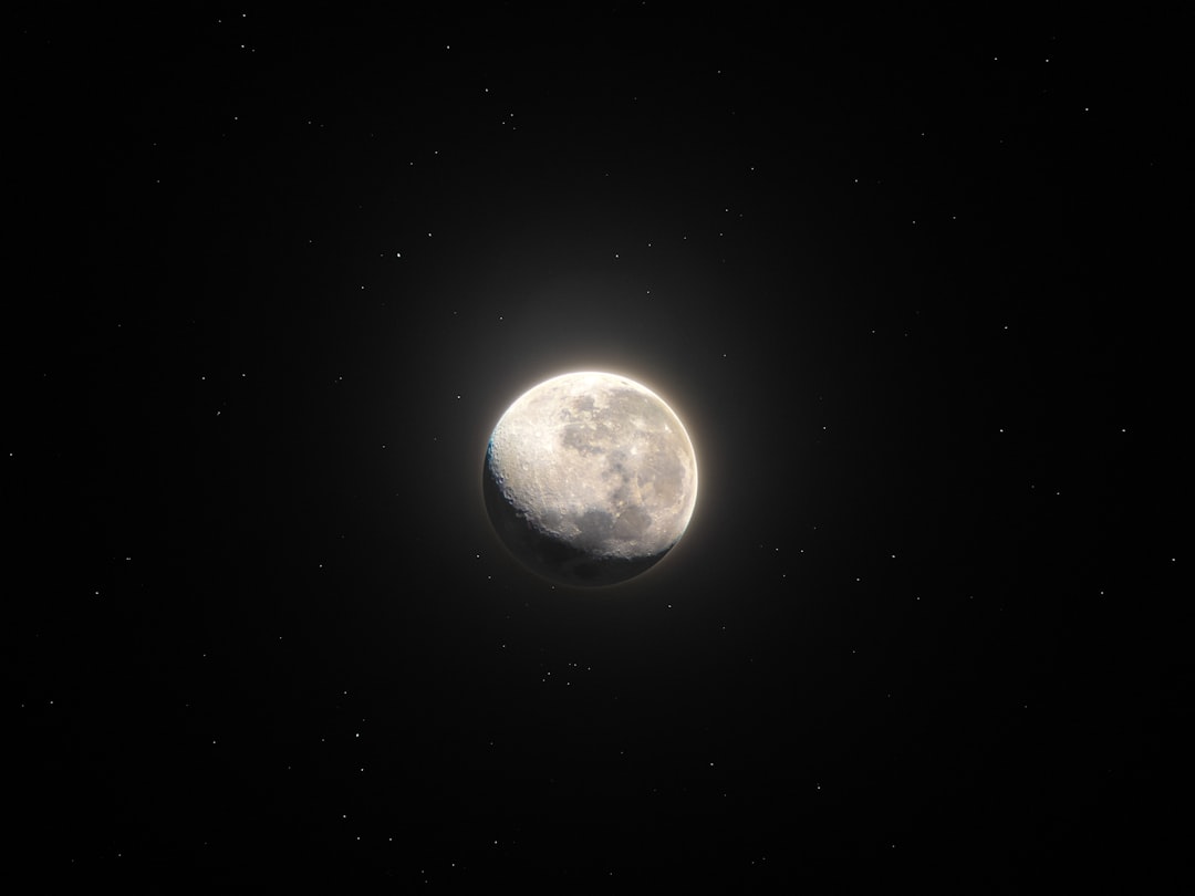 Photo earth moon lagrange points