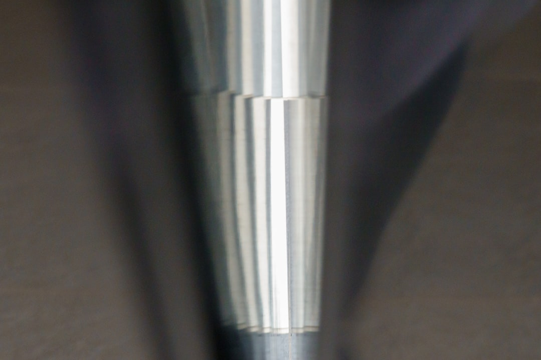 Photo wootz steel damascus blade analysis