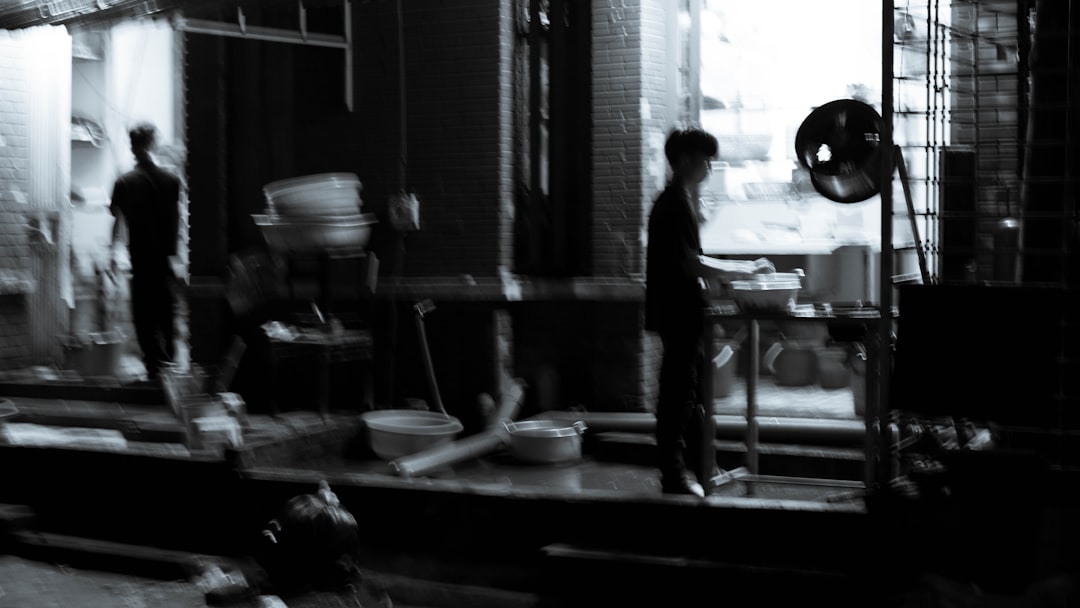 Photo wage productivity divorce