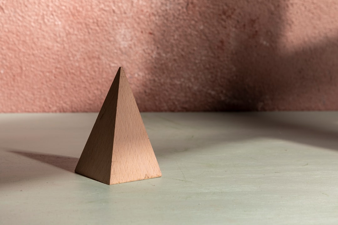 Photo pyramid scale analog testing