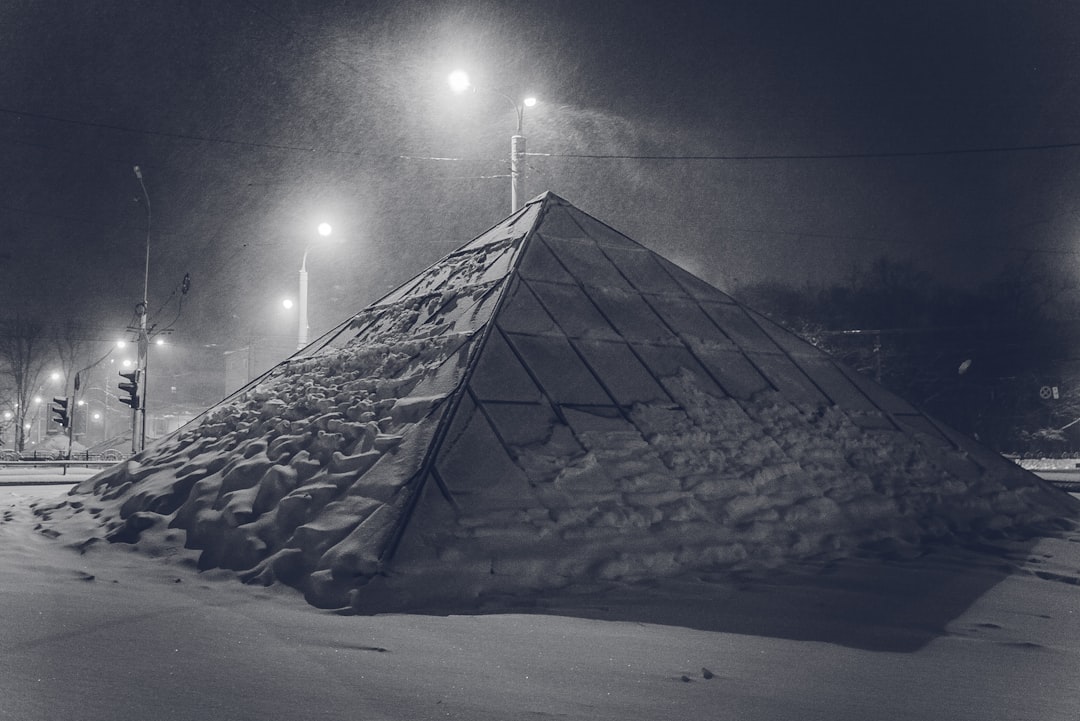 Photo pyramid construction