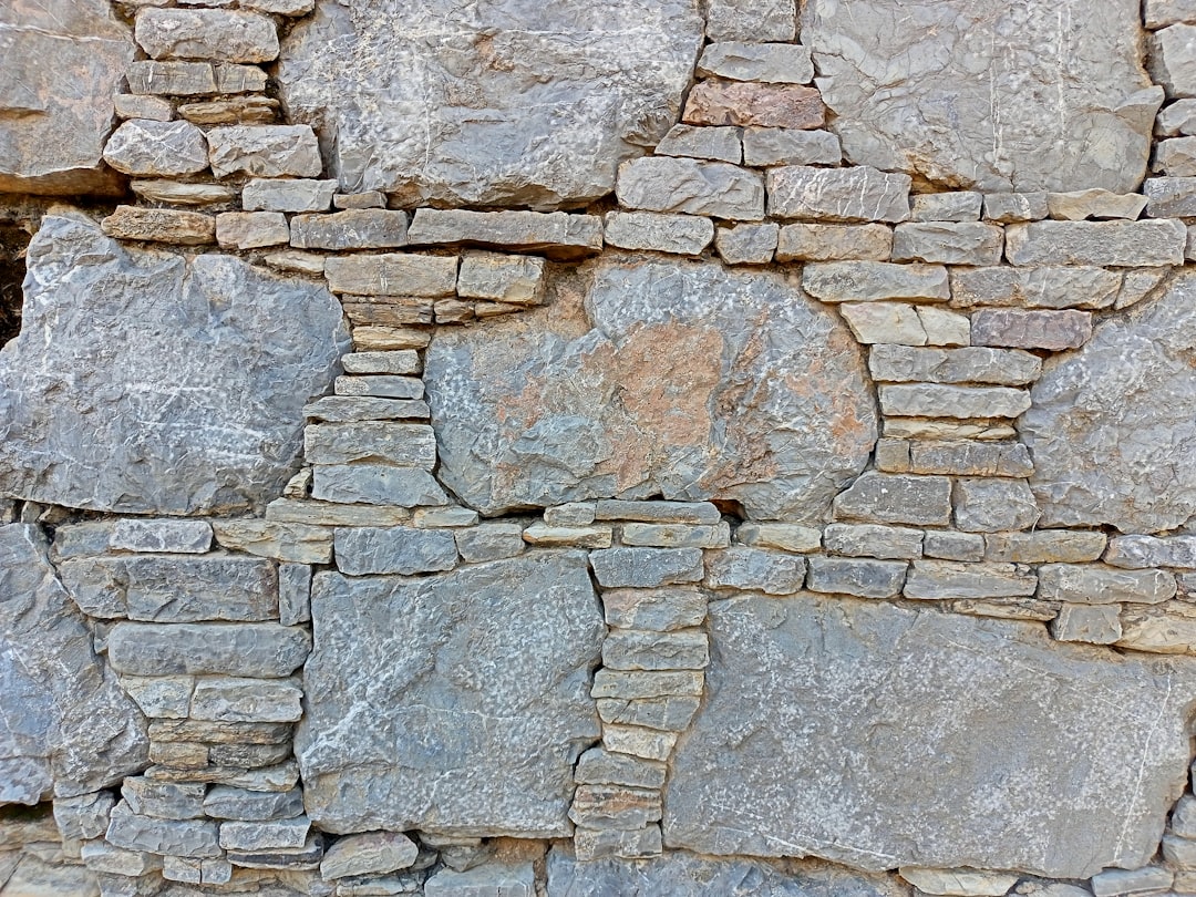 Photo mesoamerican stonework precision alignment