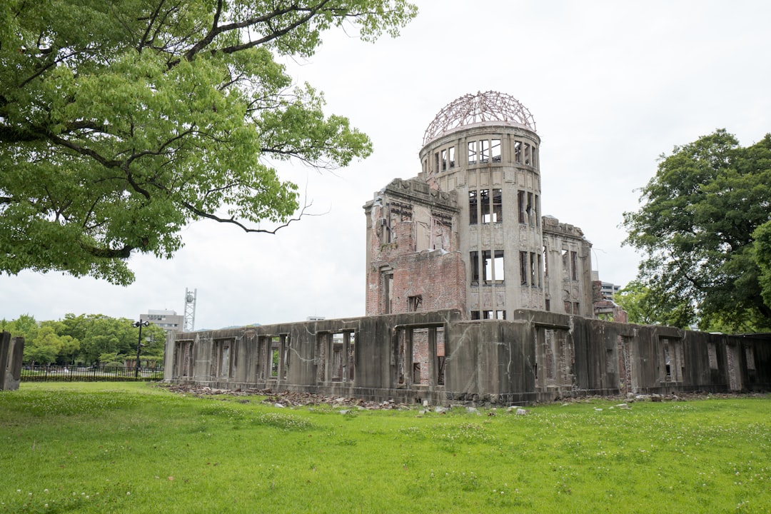 Photo nuclear near misses