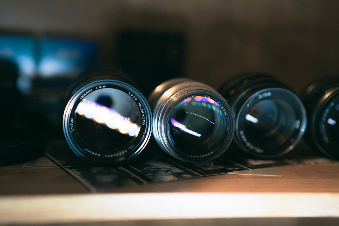 Photo magnification lenses