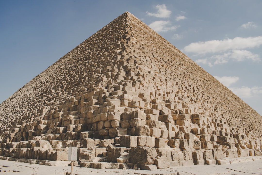 Photo pyramid construction