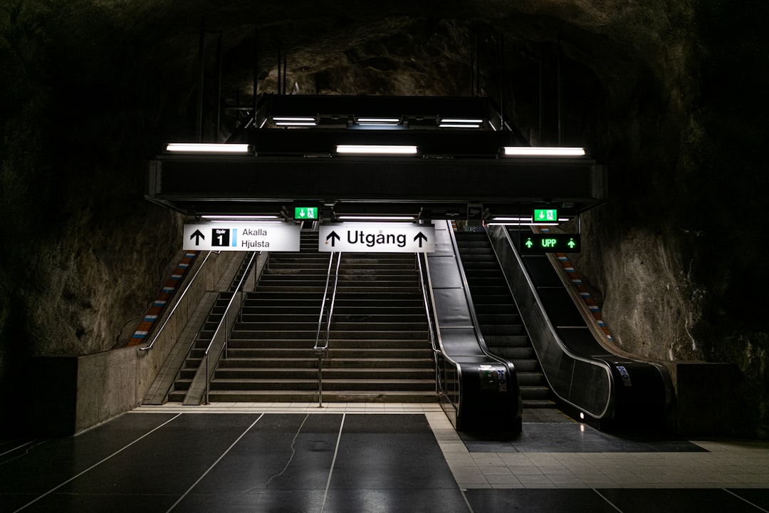 Photo subterranean messaging system