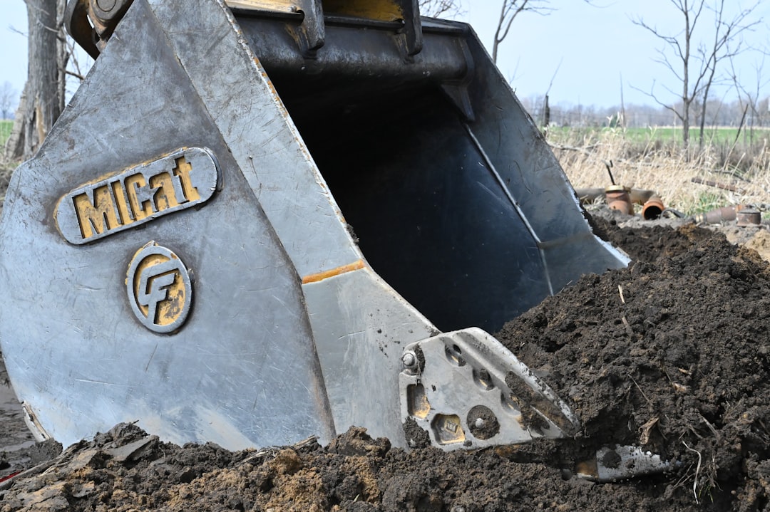 Photo dig earth limits