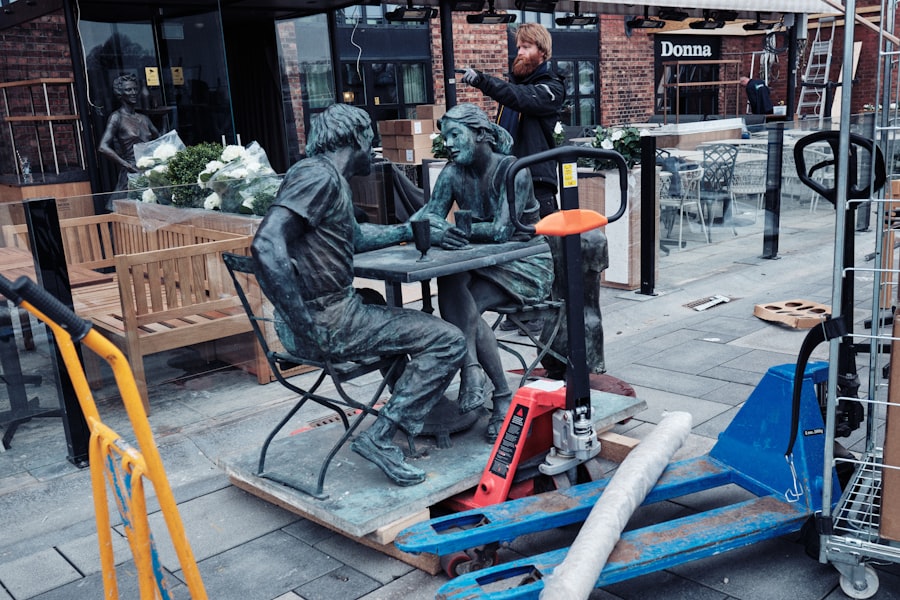 move statues