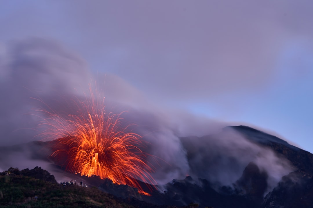 Photo volcanic eruptions