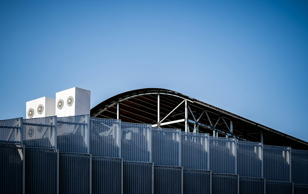 Photo passive cooling architecture