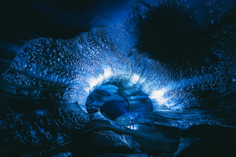 Photo prehistoric unmapped ice caves